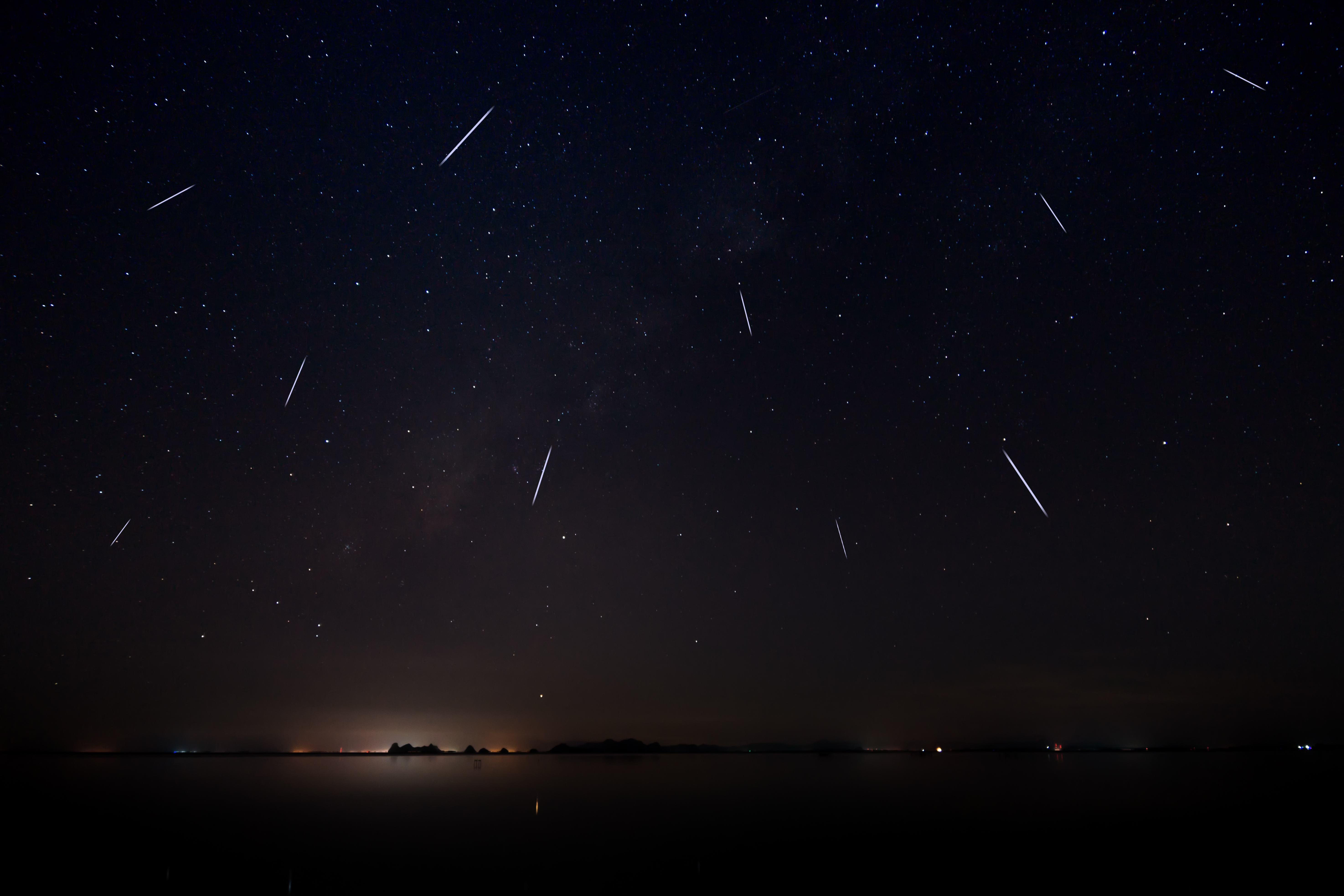 Best Places to Watch the 2026 Perseid Meteor Shower Along Lake Erie (Aug 12–13)